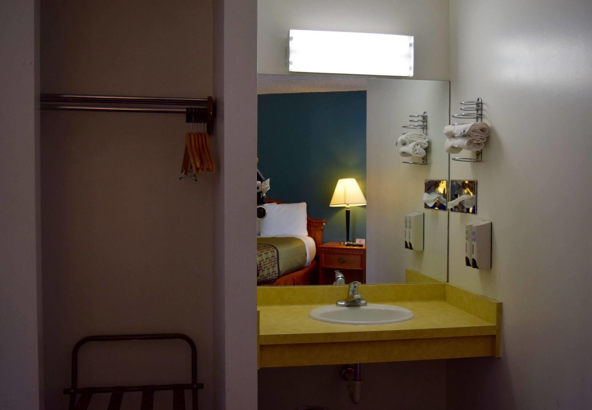 Mendota Snelling Motor Inn المظهر الخارجي الصورة