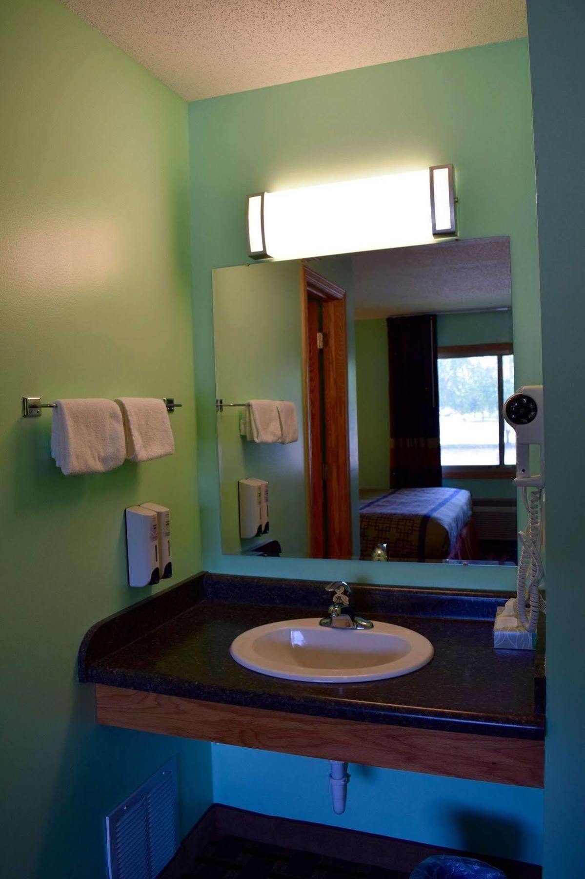 Mendota Snelling Motor Inn المظهر الخارجي الصورة